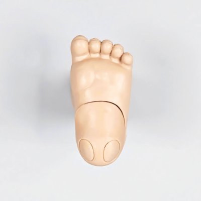 P077 หุ่นฝึกการฉีดยาและเจาะส้นเท้าทารก(แบบมีเลือด) / Infant Heel Simulator