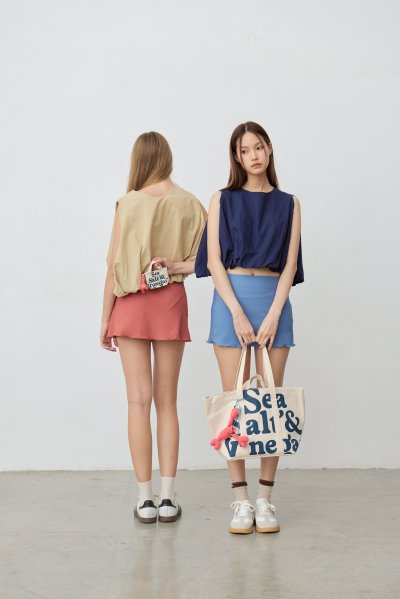 Micro Vacay Tote Charm