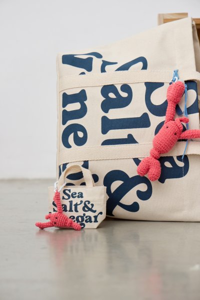 Micro Vacay Tote Charm