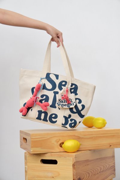 Micro Vacay Tote Charm