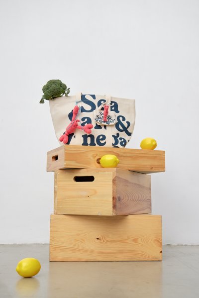 Micro Vacay Tote Charm