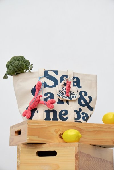 Micro Vacay Tote Charm