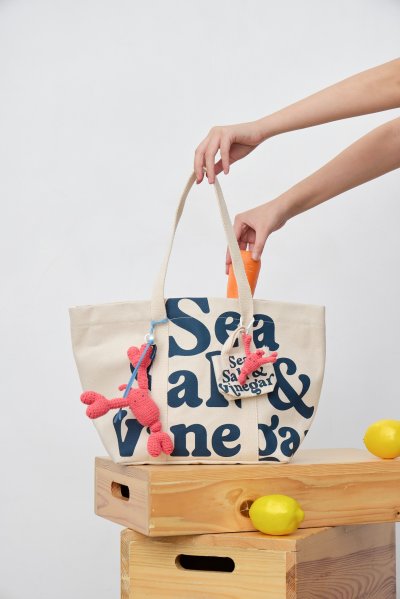 Micro Vacay Tote Charm