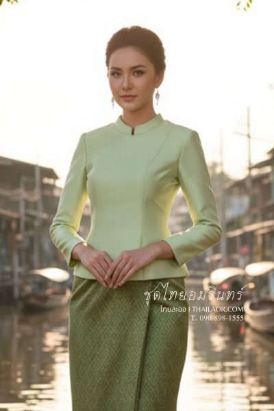 ชุดไทยอมรินทร์ สีเขียว (TA 015)