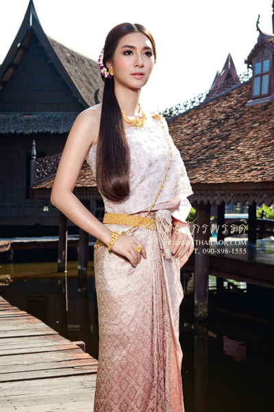 ชุดไทยจักรพรรดิ สีชมพูกลีบบัว (TCP 001)