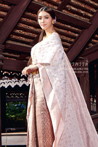 ชุดไทยจักรพรรดิ สีชมพูกลีบบัว (TCP 001)