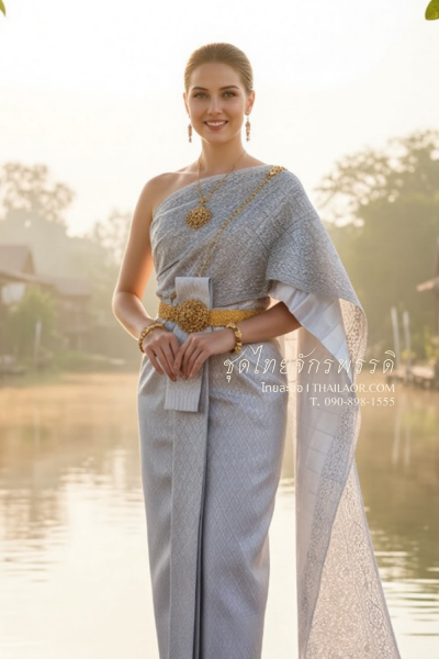 ชุดไทยจักรพรรดิ สีเงินอ่อน (TCP 004)