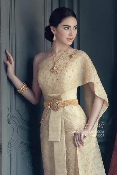 ชุดไทยจักรี สีทอง (TCK 001)