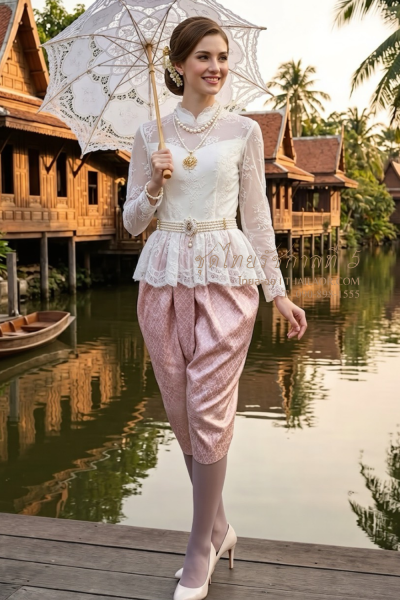 ชุดไทยรัชกาลที่ 5 สีงาช้างชมพูเงิน (TRF 015)