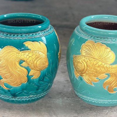 Classic Goldfish Pattern Jar