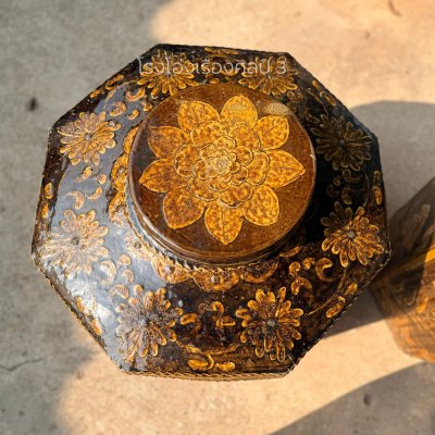 Octagonal chinese antiq jar