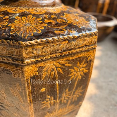 Octagonal chinese antiq jar