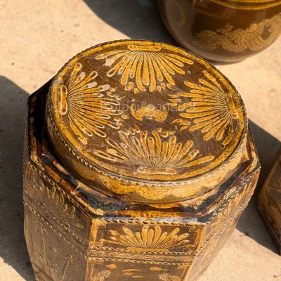 Traditional Chinese Antique Jar