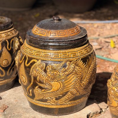 Classic Dragon Jar
