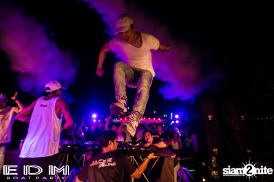 งานปาร์ตี้บนเรือ EDM BOAT PARTY