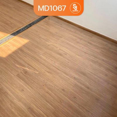 UNIX พื้นลามิเนต รุ่น MD1067 สี Canyonbarn Oak