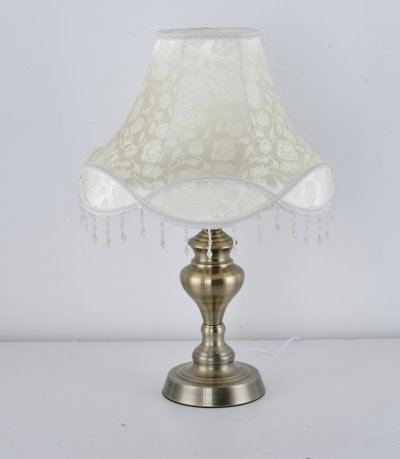 โคมไฟตั้งโต๊ะ E709