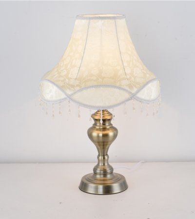 โคมไฟตั้งโต๊ะ E709