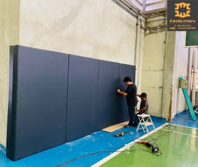 เบาะหุ้มเสาและเบาะติดผนังกันกระแทก โรงยิม