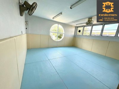 เบาะติดผนัง