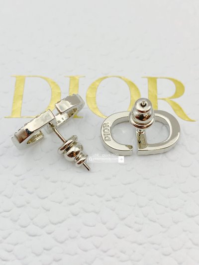 VP0039เงิน ต่างหู Di petit 1.7cm.