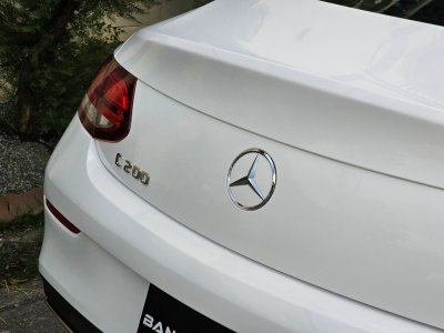 Glossy Crystal White