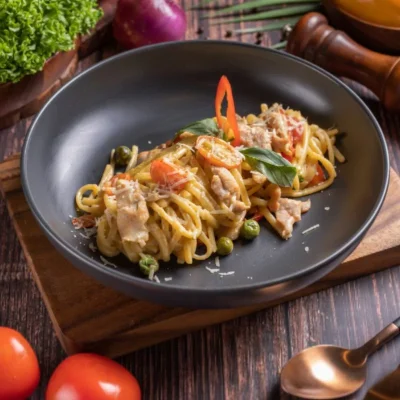 Linguine Green Curry Chicken