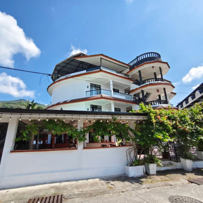 12 Rooms Hotel at Nanai, Patong