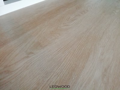 ไม้พื้น SPC ทนชื้น กันปลวก Aqua สี White Oak 