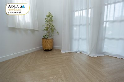 พื้นไม้ SPC ก้างปลา สี White Oak