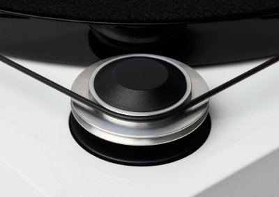 Pro-Ject Essential III Phono (พร้อมหัวเข็ม Ortofon รุ่น OM10) (White) - Wireless Plug & Play Turntable