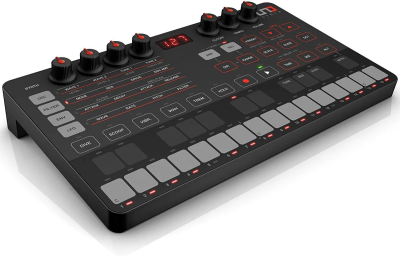 IK Multimedia Uno Synth