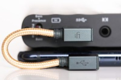 iFi 90° Type-C OTG Cable Superfast Speed/Audiophile Quality OTG