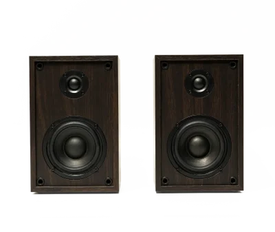 HENRY Hi-Fi Turntable with Bookshelf Speakers HENRY Hi-Fi Turntable with Bookshelf Speakers