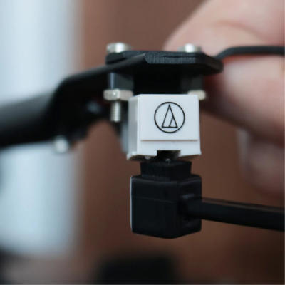 Gadhouse Carbon Turntable's Stylus Brush Black แปรงปัดหัวเข็มเครื่องเล่นแผ่นเสียง