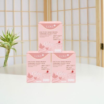 โปรตีนสูตรบำรุง ผิว ผม เล็บ "Glow of Love" รสโยเกิร์ตสตรอว์เบอร์รี่ (Yogurt Strawberry)