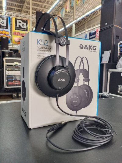 AKG K52 CLOSED-BACK HEADPHONES