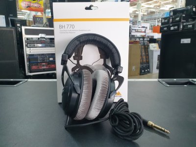 BEHRINGER BH 770 Headphones