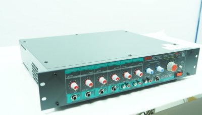 NPE LDA-100 เพาเวอร์มิกเซอร์โมโน ระบบประกาศ 100 วัตต์ ไมค์ 4 ช่อง 2 AUX พร้อม EQ 3 แบนด์ AC/DC