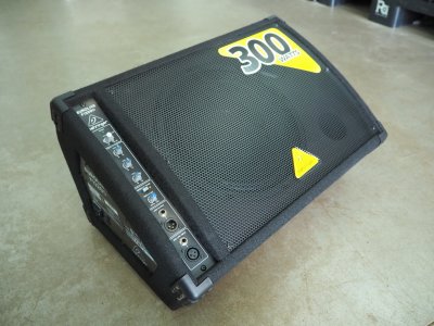 BEHRINGER F-1320D Active 300-Watt 2-Way Monitor Speaker