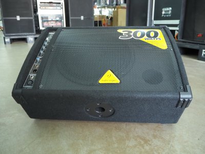 BEHRINGER F-1320D Active 300-Watt 2-Way Monitor Speaker