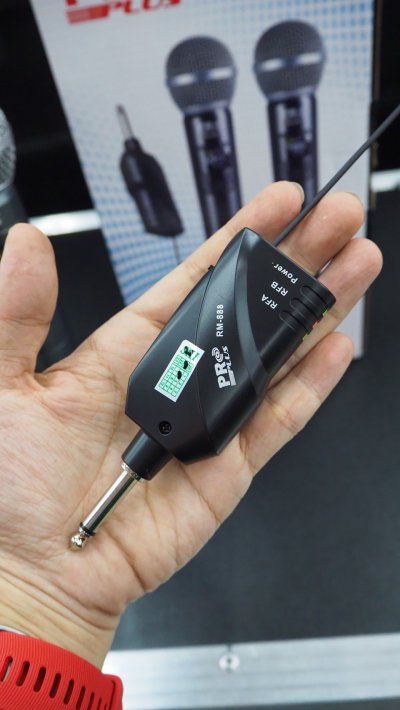 PROPLUS RM-888 ไมค์ลอยถือคู่UHF ราคาประหยัดคุ้มค่า เสียงดีมาก ใช้ในบ้าน/ใช้ร้องเพลงบนรถตู้รถทัวร์