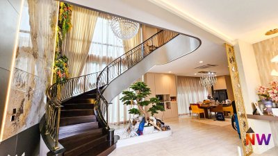 Grand Bangkok Boulevard