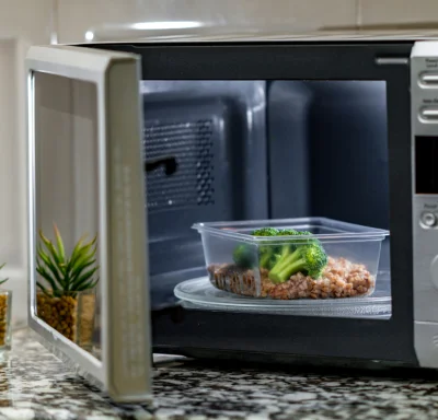 Microwave kitchen appliance