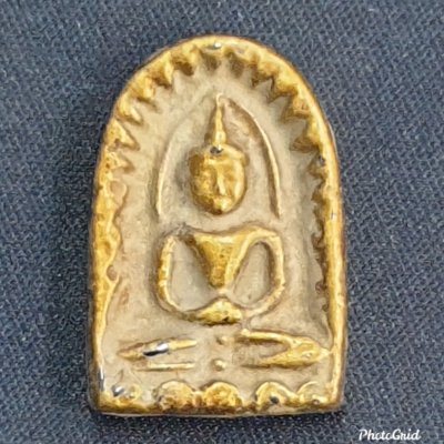 พระซุ้มกอ เนื้อเหล็กไหล กรุดอยไซ