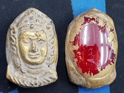 พระเจ้าอโศก หลังเม็ดพระธาตุ