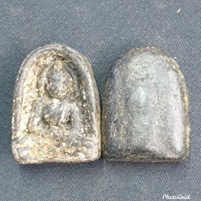 พระซุ้มกอมีกริ่ง เนื้อดิน