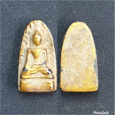พระรอด เนื้อเหล็กไหล กรุดอยไซ