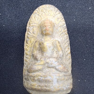 พระลือหน้ายักษ์ เนื้อดิน
