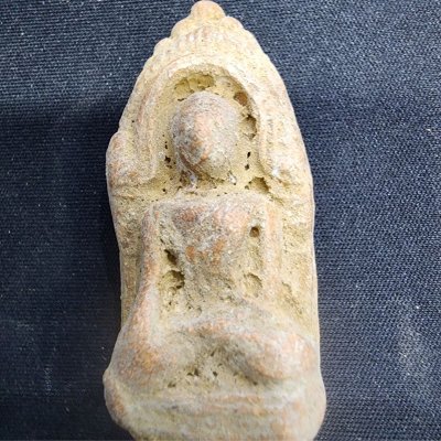 พระลือโขงซุ้มเรือนแก้วเนื้อดิน